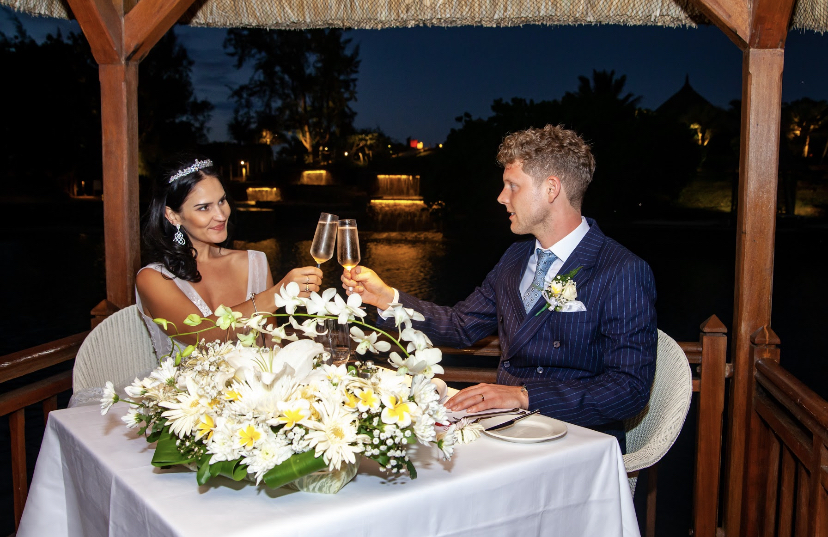 paradise cove candlelit dinner - real wedding review in Mauritius